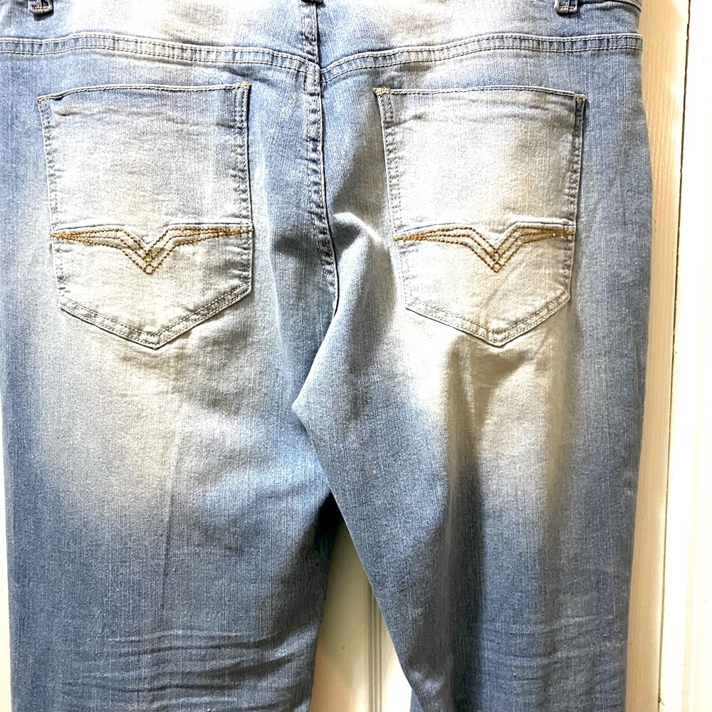 Men Jeans - Picture 5 of 7